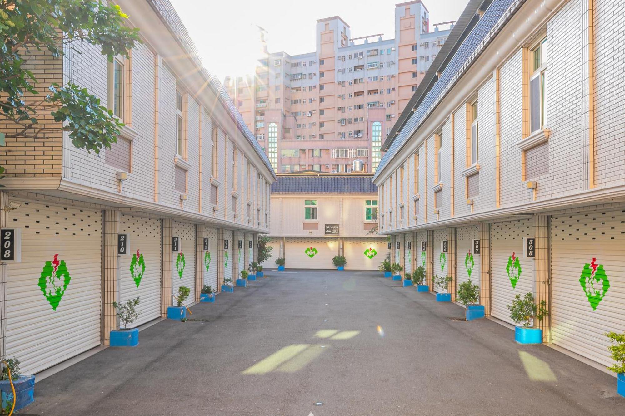 King Motel王者 桃園市旅館177號 Bagian luar foto