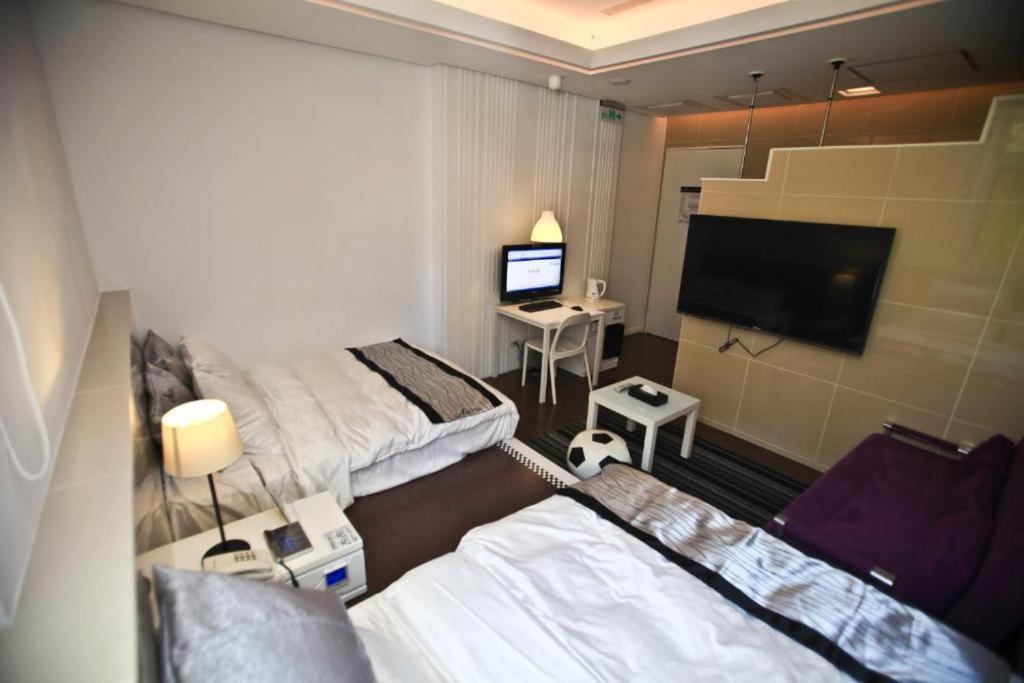 King Motel王者 桃園市旅館177號 Bagian luar foto
