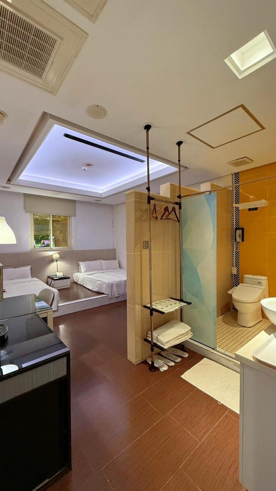 King Motel王者 桃園市旅館177號 Bagian luar foto