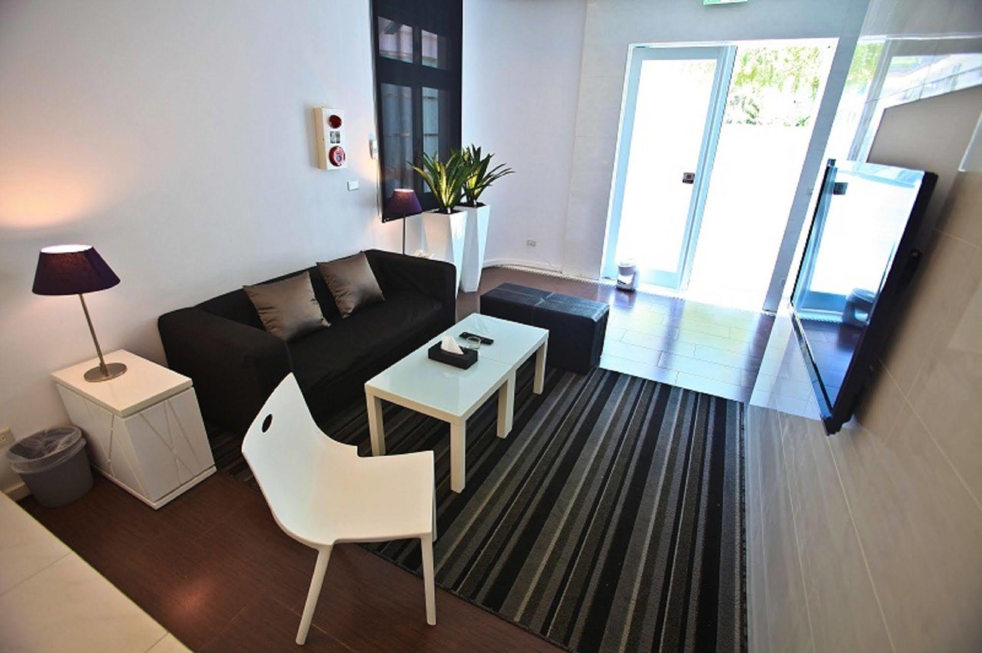 King Motel王者 桃園市旅館177號 Bagian luar foto