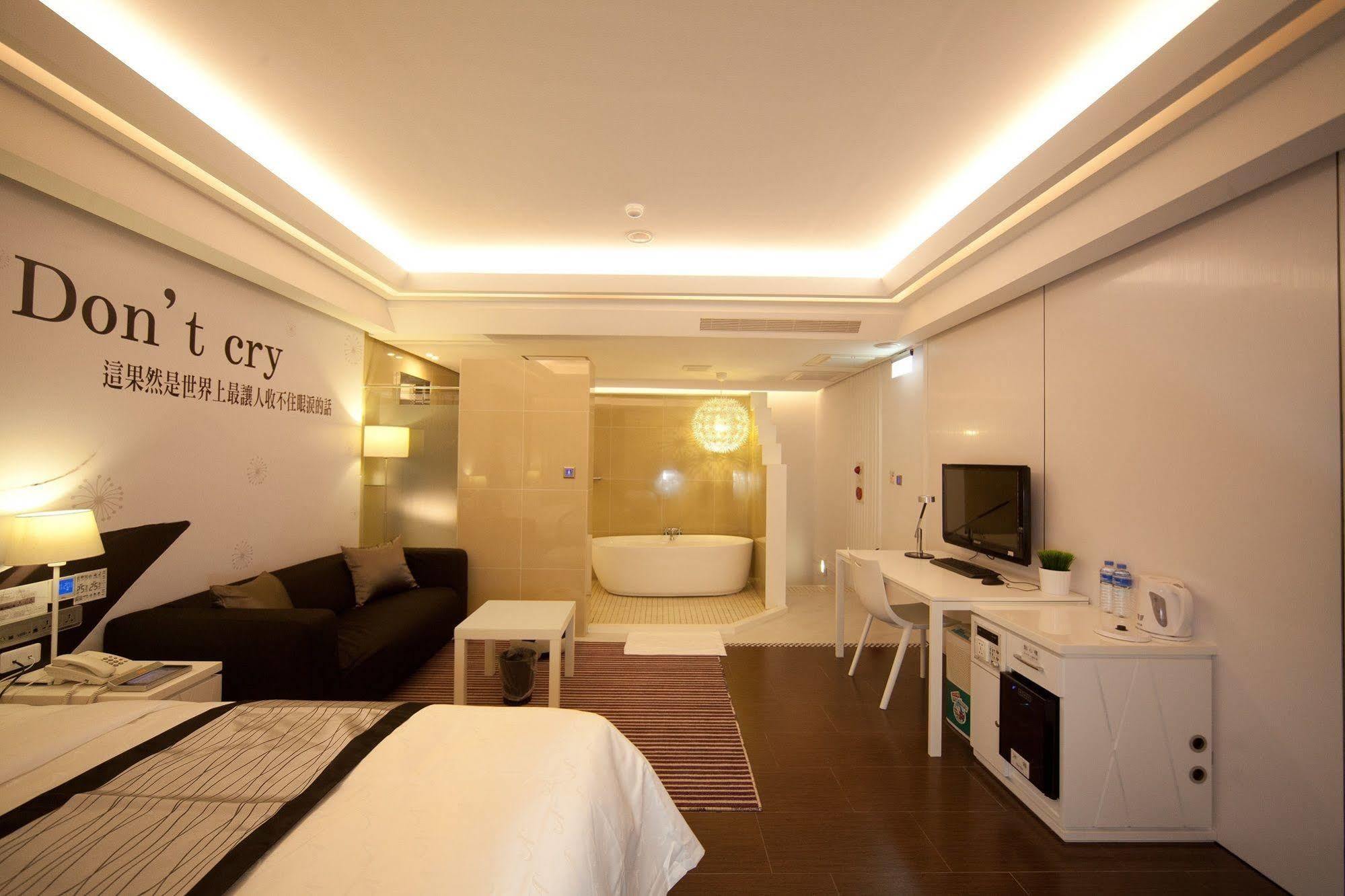 King Motel王者 桃園市旅館177號 Bagian luar foto